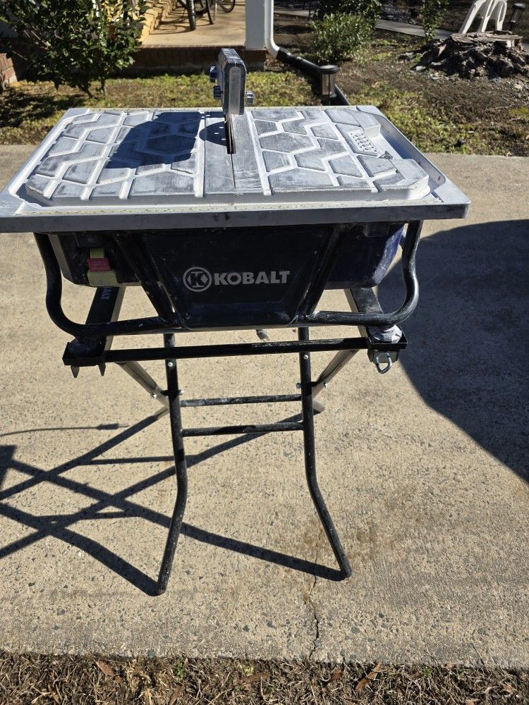 Kobalt 6-Amp 7-in with Stand