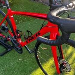 For Sale: Trek Emonda SL 6 Lightweight carbon road bike in excellent condition! Shimano Ultegra groupset Bontrager Paradigm wheels Hydraulic disc brak