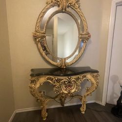 Beautiful Entry Table And Mirror 