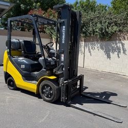 2017 KOMATSU FG25ST-16- 5,000LB CAPACITY CUSHION FORKLIFT W/ SIDE SHIFT
