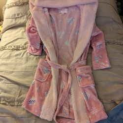 Girls XOXO Hooded Robe With Pockets Size 6/6X