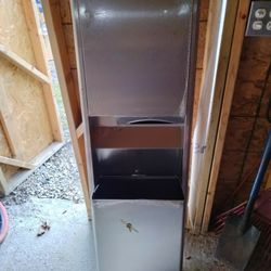 Dispensador. De Basura Y Porta Servilletas  Nuevos Tengo Solo 3 Y Solo Un Espejo  $$100 Cada Uno O 