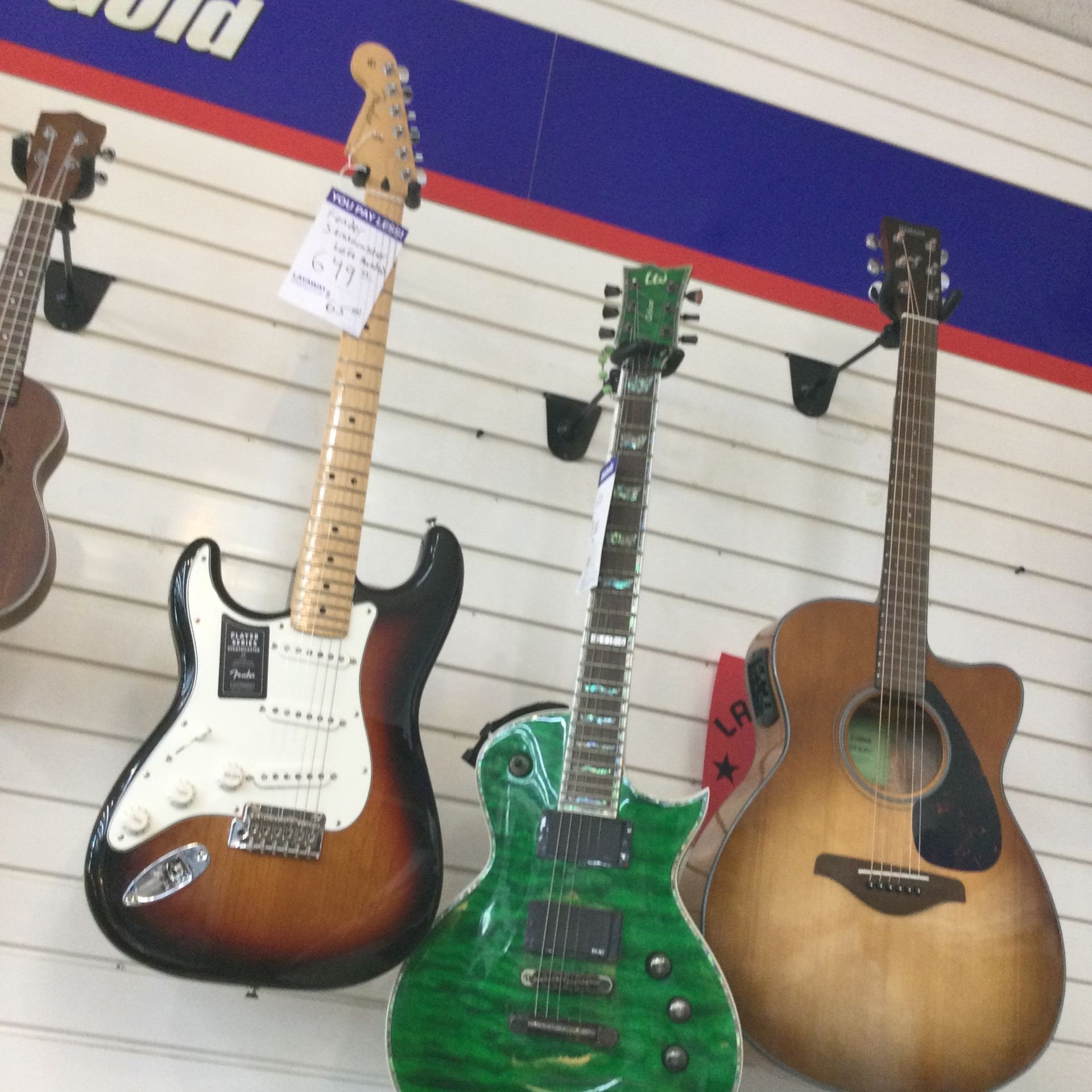 LEFT HANDED Fender Stratocaster, Perfect Condition/unplayed