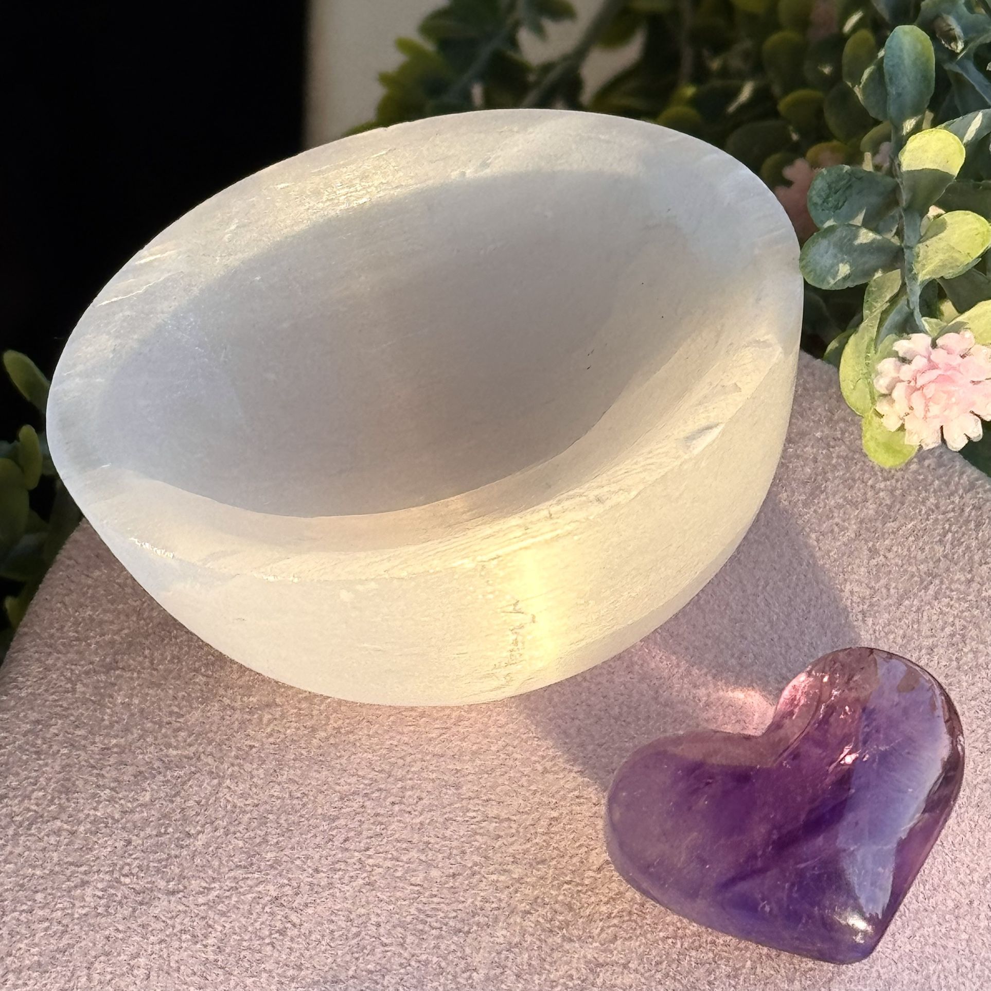 Selenite Bowl & Amethyst Heart π