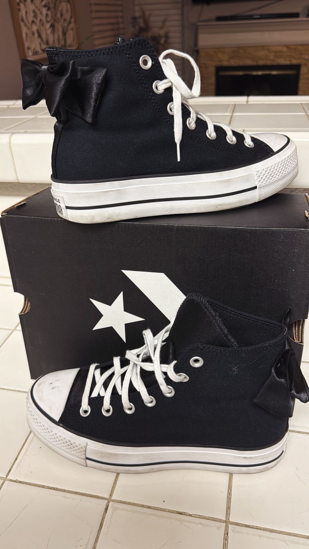 Bow Converse