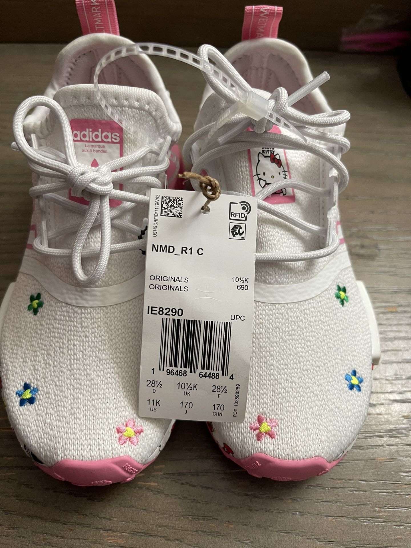Hello Kitty NMD R1 Adidas 11K Girls Shoes