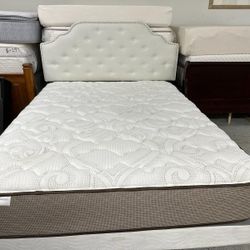 Queen Size Mattress And Box Spring With Headboard And Metal Rails 🚚 Free Delivery 🚚
