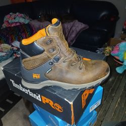 TIMBERLAND PRO 50$.. WORN TWICE AND PUT UP