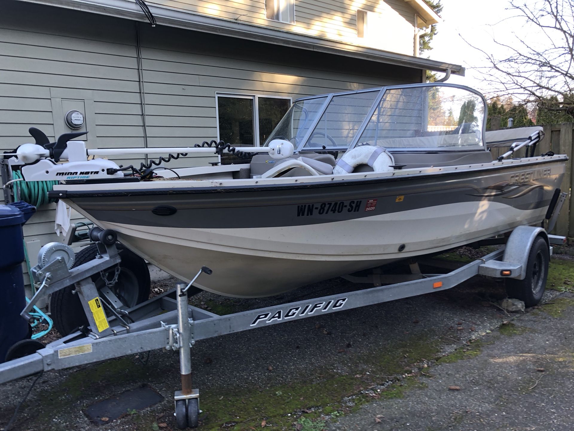 16’ Crestliner - Nice Fishing Boat