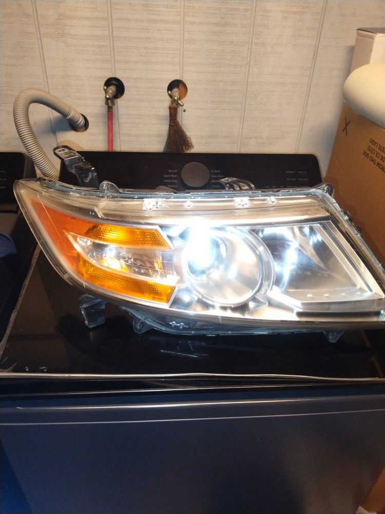 11-13 Honda Odyssey Headlight