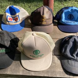 BASEBALL CAPS & HOODIE
