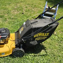Dewalt Self-Propelled lawnmower