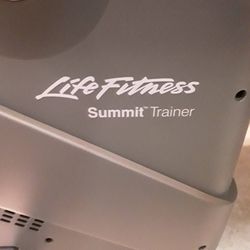 Life Fitness Summit Trainer