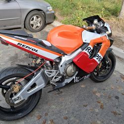 2002 Honda CBR F4i 600cc