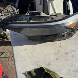 Hyundai Elantra Left Headlight Oem