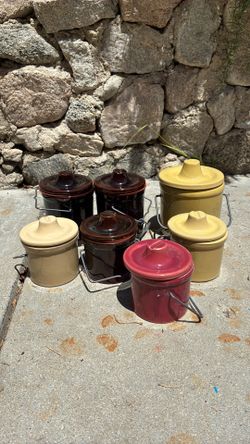 7 crocks with a snap closure