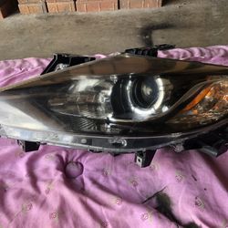 Mazda CX-9 Headlight 