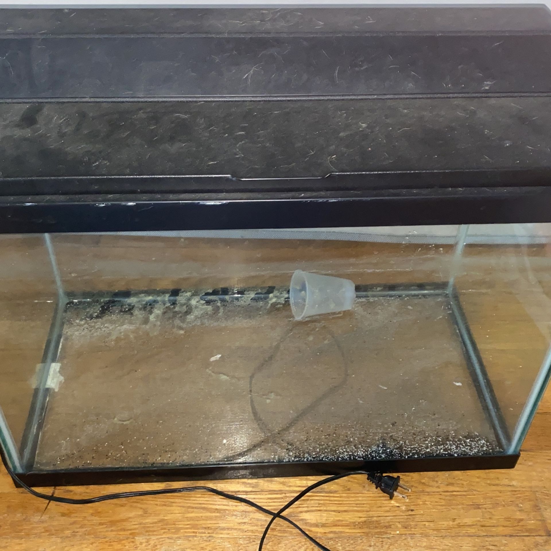 20 Gallon fish tank 