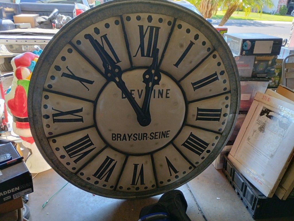 Devine Bray-sur-seine Clock 5ft Tall Exc Condition 