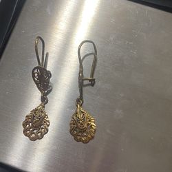 2.11 Grams 21k Gold Earrings 