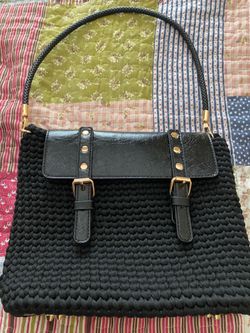 Black purse luxury with internal organizer . Shoulder bag