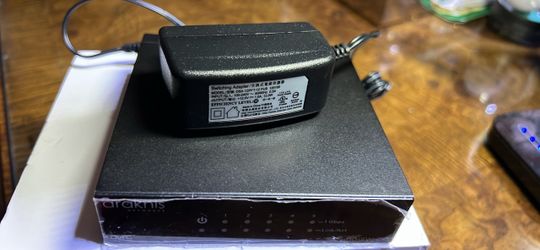 Araknis Networks 5-Port Gigabit Network Switch