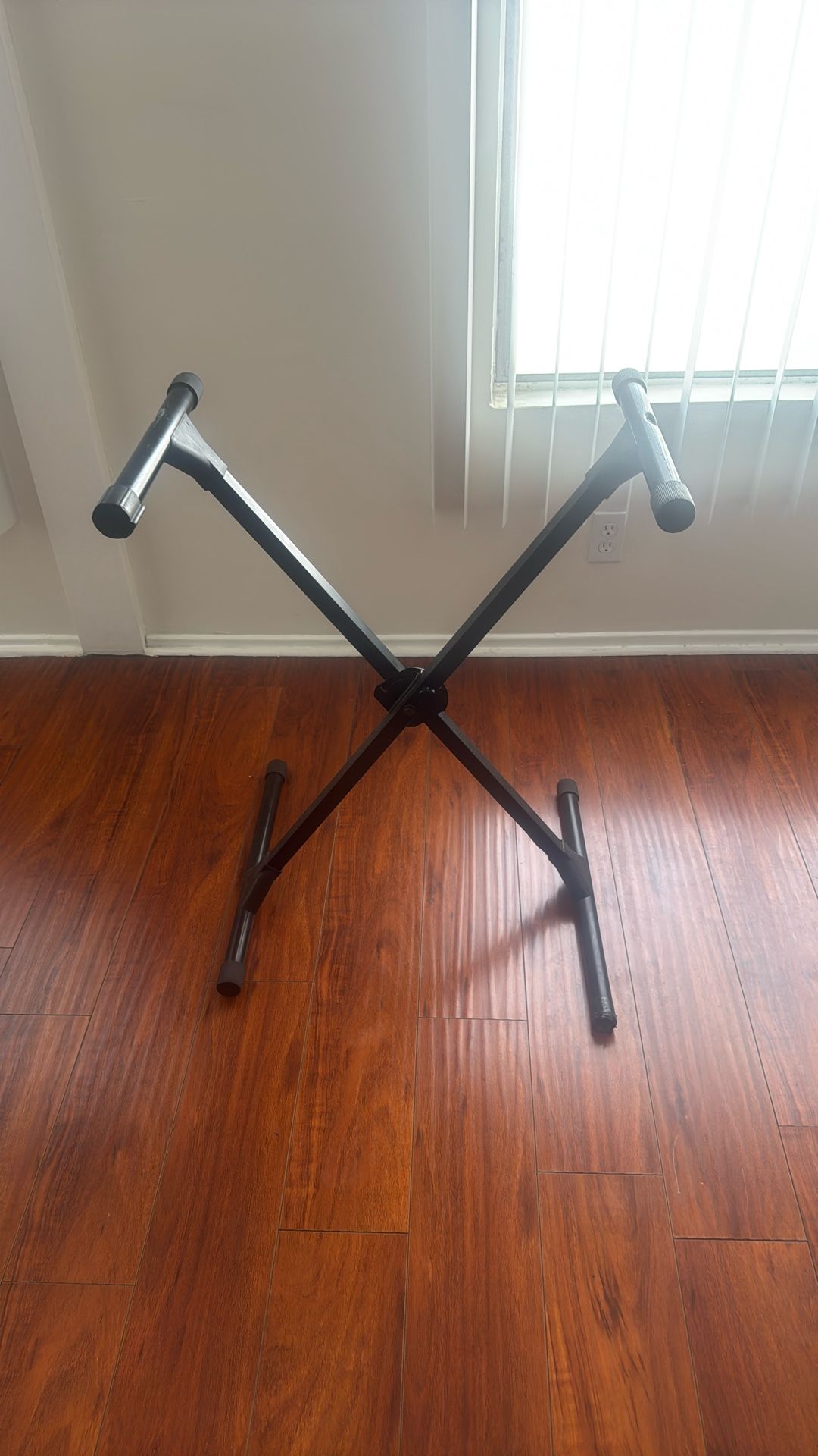 Piano Stand 