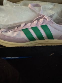 Adidas girl size 3 KIDS