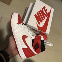 Nike Air Jordan 1 Heritage Red White