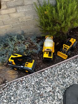 Large vintage Tonka trucks 1990s, 2000 prices for all three