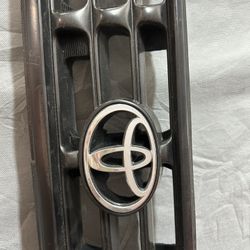 1st & 2nd Generation Toyota RAV4 Grill
