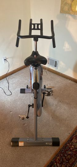 Sunny Health Fitness Indoor Bike