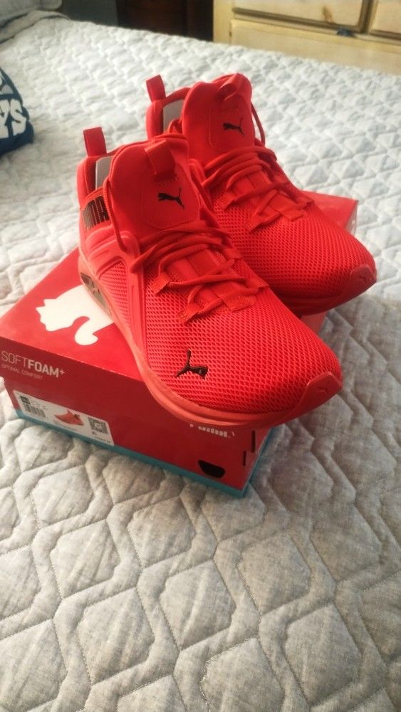 Men's Athletic Shoes