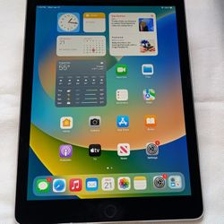 NICE APPLE iPad PRO 9.7 inch 32GB WIFI iOS16