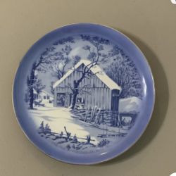 VINTAGE Currier & Ives~ “THE OLD HOMESTEAD IN WINTER” ~Collectors Plate ~ Japan