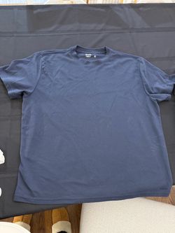 Hollister t shirt