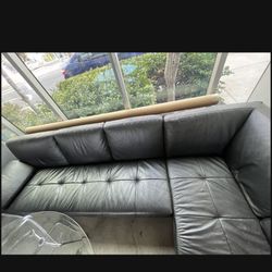 Black LEATHER sectional Good Quality Couch
