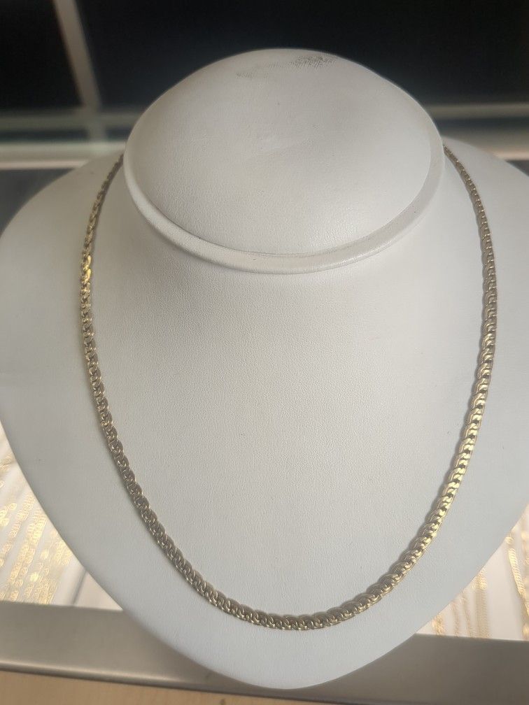 18k Gold Necklace 11.3 Grams 20 Long Layway Available 10% Down If You Interested Please Ask Maribel Thank You 