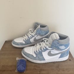 Jordan 1 ‘Hyper Royal’ - Size 12