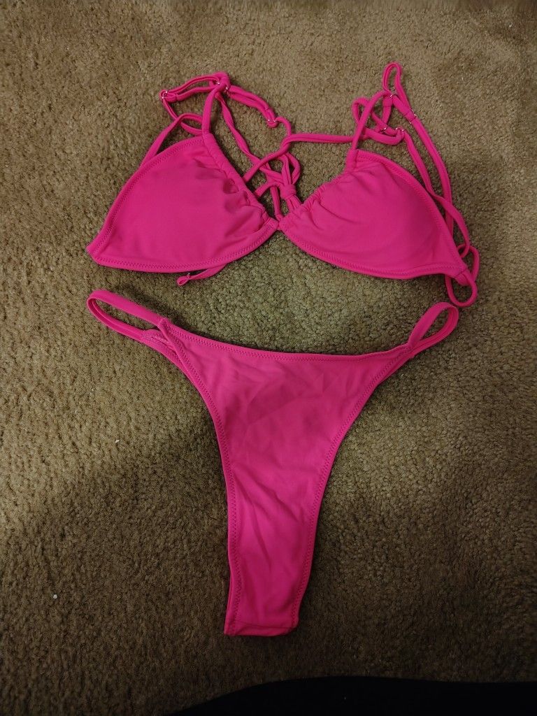 New Beautiful Pink Thong Bikini 👙. Size Large. SEE Photos. Cash, Pickup Only