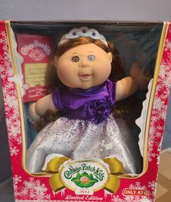 2014  Cabbage Patch   Limited Edition Auburn hair Purple dress "Alexa Ariel"Holiday 