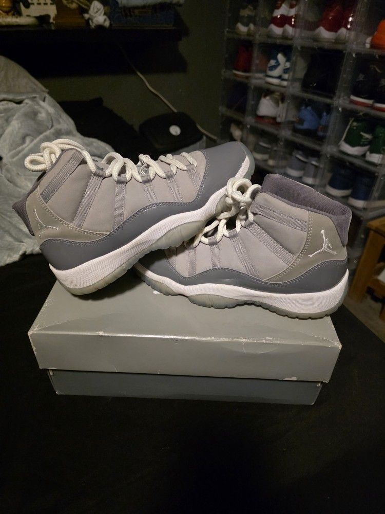 Jordan 11 Retro Cool Grey Size 6.5y