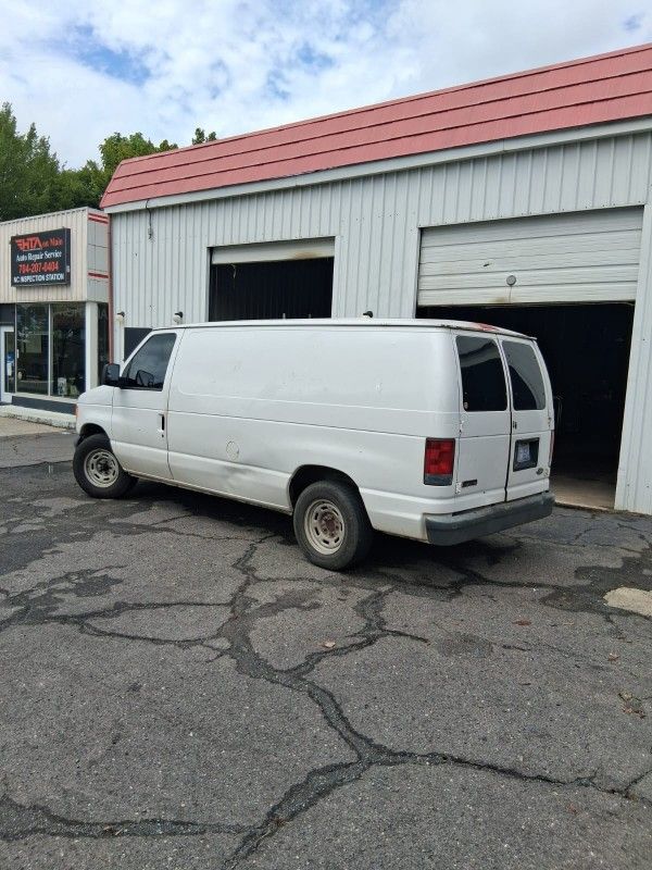 2006 Ford E-150