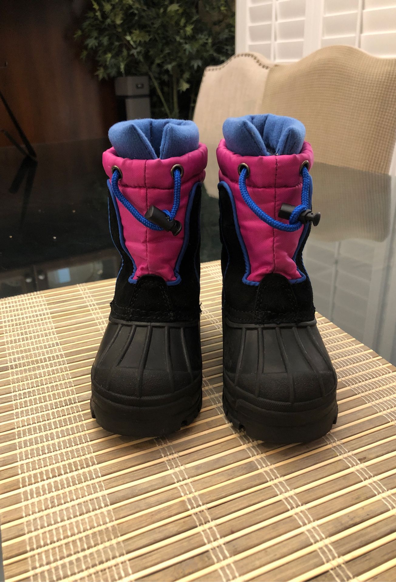 Frost Girl’s Snow Boots Sporto PINK/BLACK. Size 9