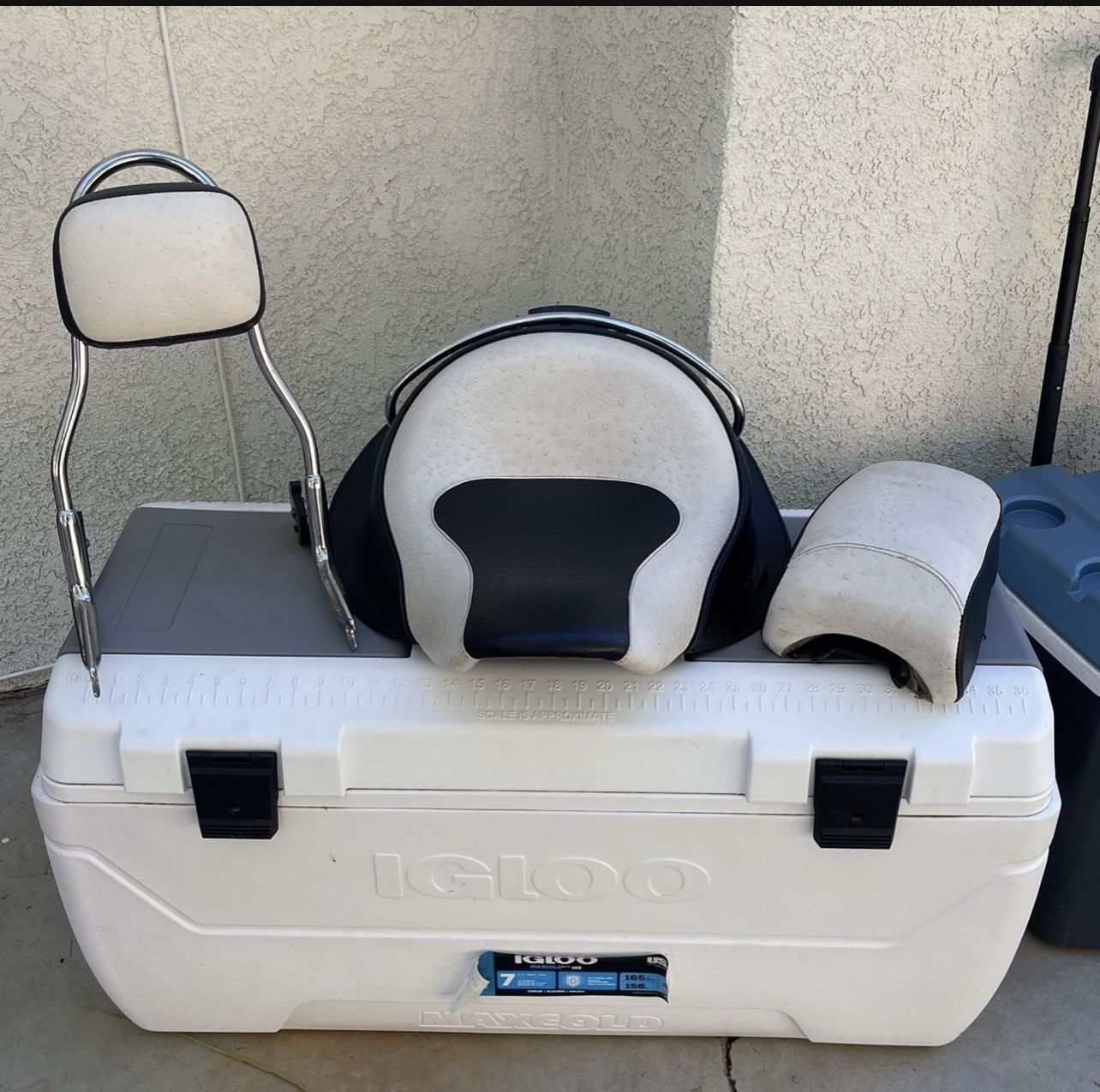 Harley Davidson Deluxe Seats And Back Rest