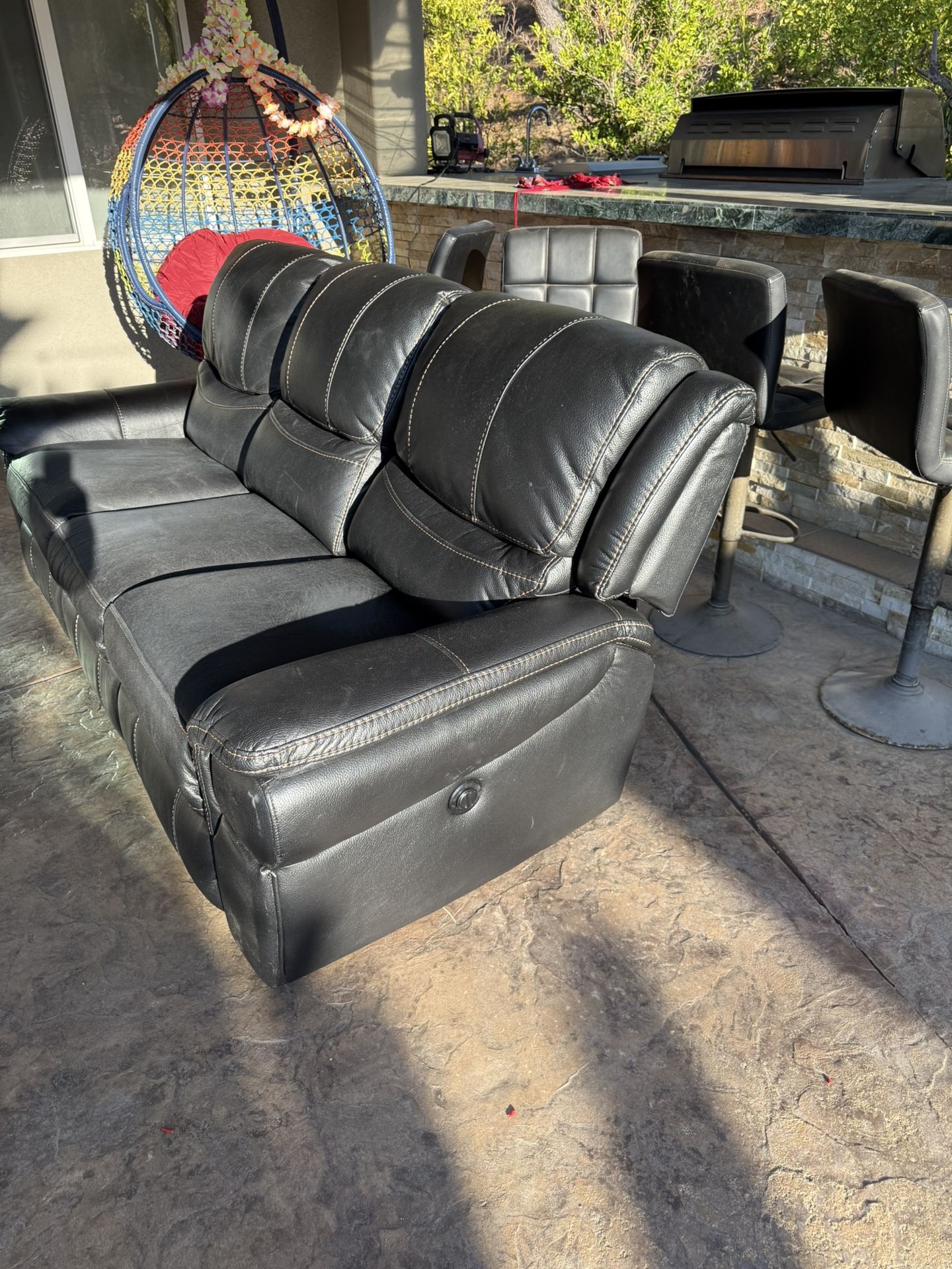 Reclining sofa 