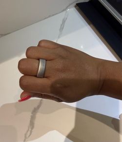 Oura Ring 4 – Size 8 – Brushed Silver