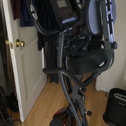 Up Right Or Recumbent Exercise Bike w/ Tension Cords