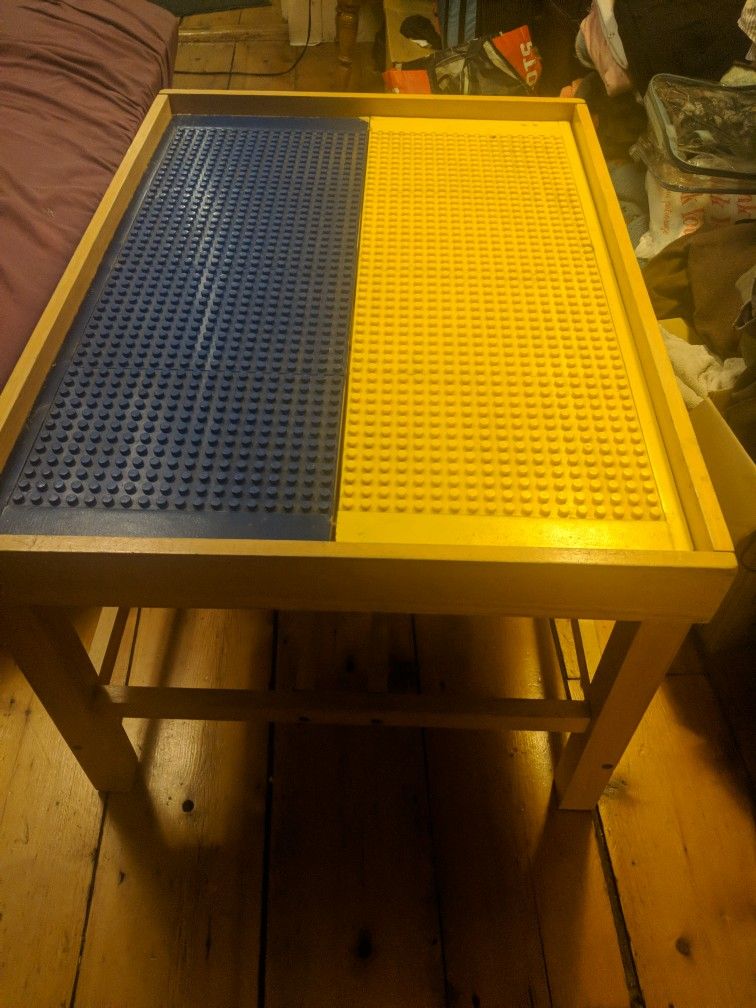Lego Table