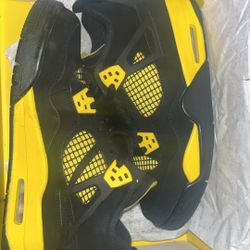 Jordan 4s Women’s 6